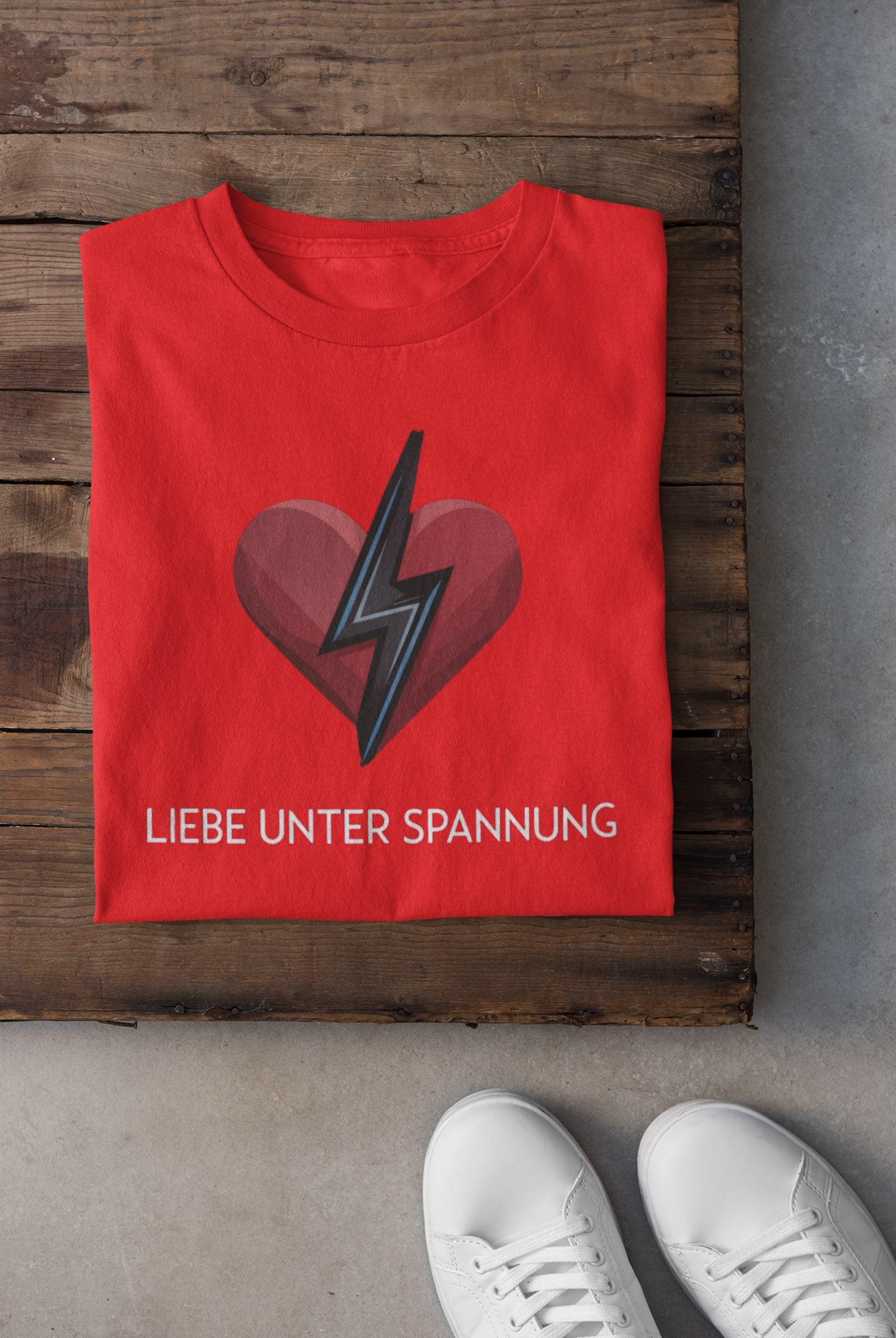 Liebe Unter Spannung T-Shirt